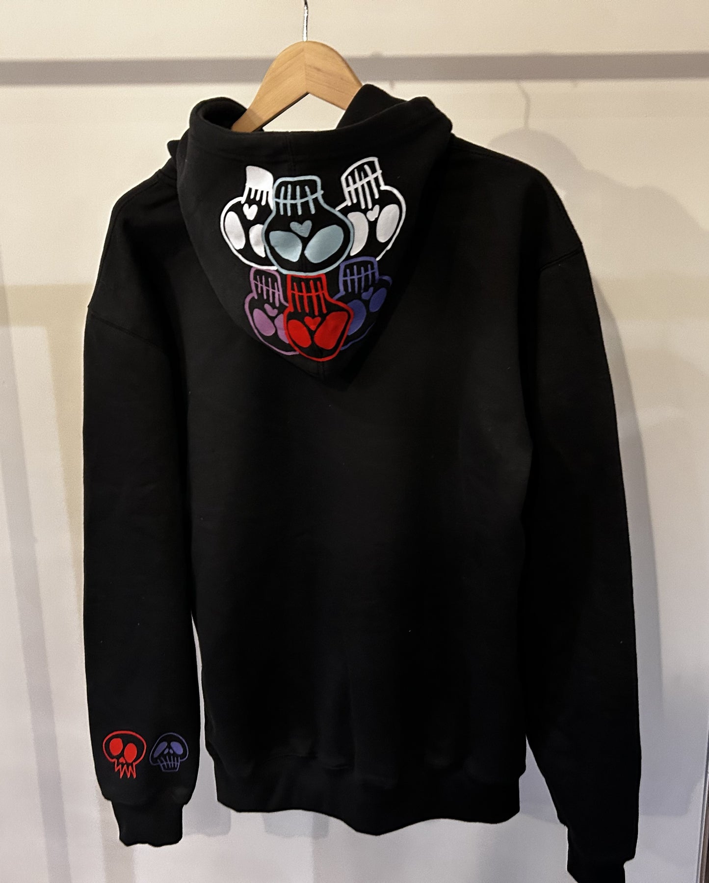 skull hooded graphic hoodie